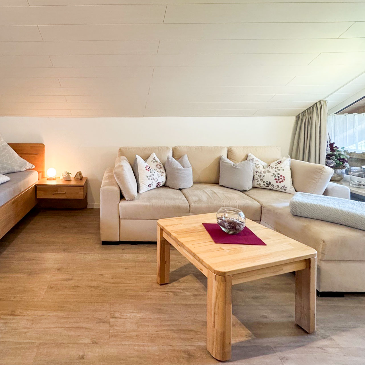 Ferienwohnung-Herzogstand-wohnzimmer-01